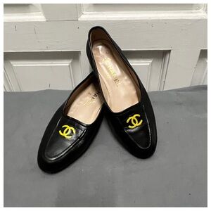 Authentic Chanel Women Flats Black Leather Size 6